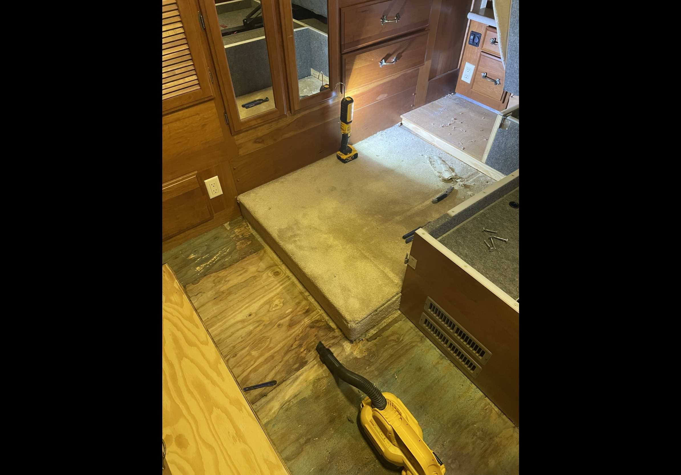 Rip City Flooring LLC: Service Image-15